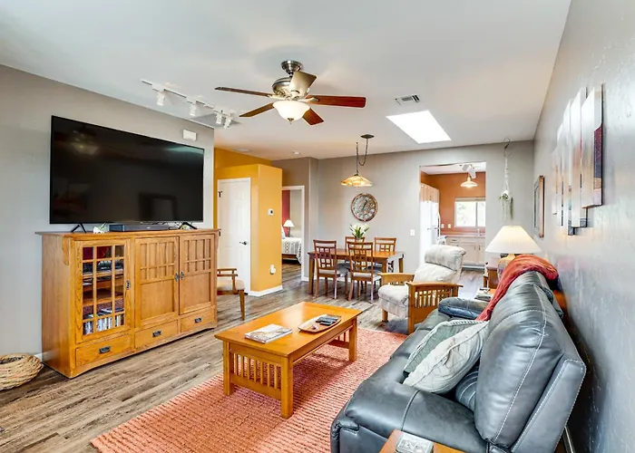 Holiday home Hot Tub Access & Fire Pit: Valley Getaway!
