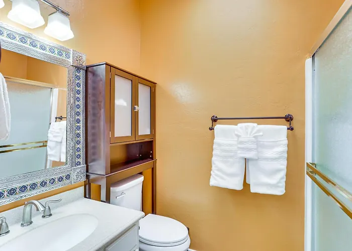 Hot Tub Access & Fire Pit: Valley Getaway! * Green Valley
